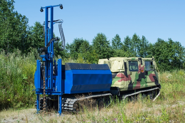 Вездеход BV-206 «Лось» и буровой комплекс